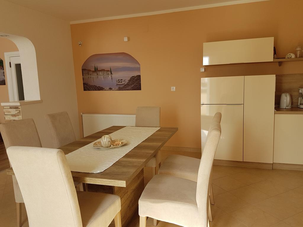 Apartments Suzana Novi Vinodolski Extérieur photo