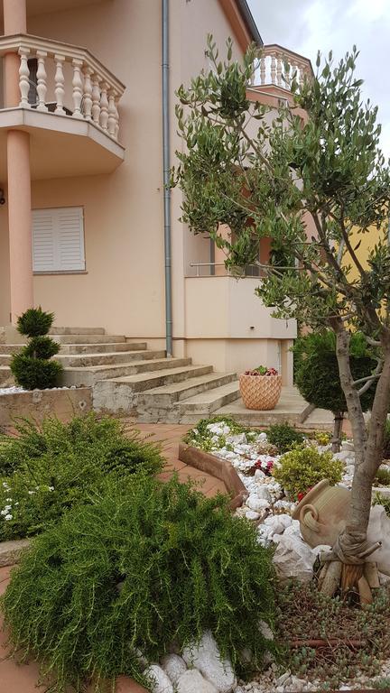 Apartments Suzana Novi Vinodolski Extérieur photo