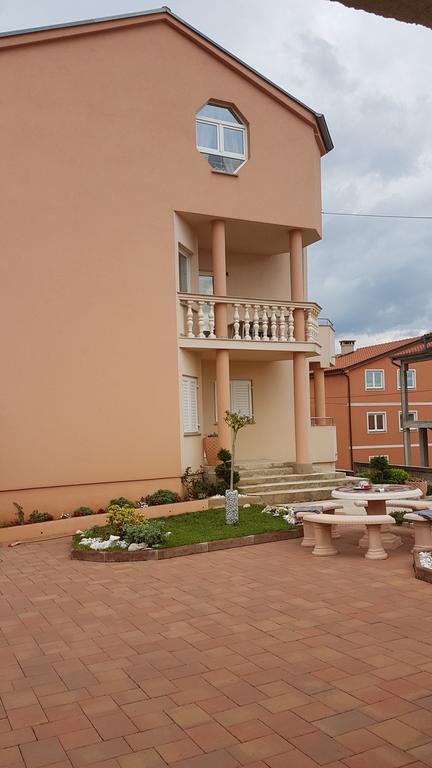 Apartments Suzana Novi Vinodolski Extérieur photo
